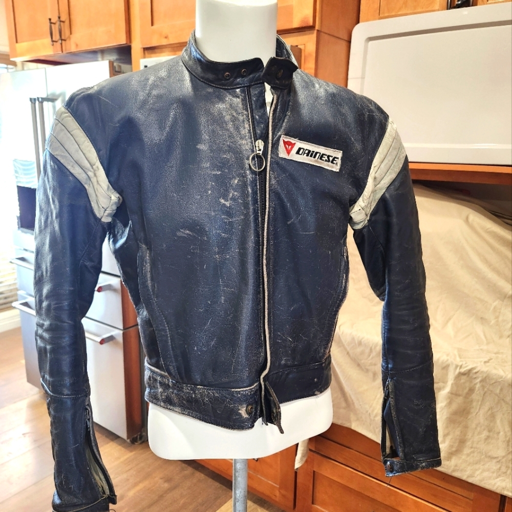 Beautiful DAINESE Italian Made Leather Moto Racing Jacket -  Size EUR …